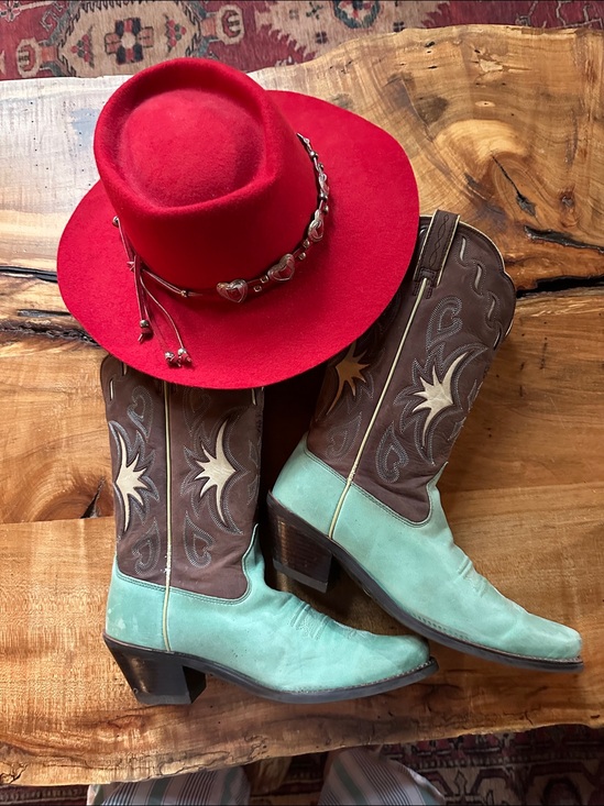 Ariat Shoes - Ariat Black Rubber Boot Sole with Logo turquoise and brown